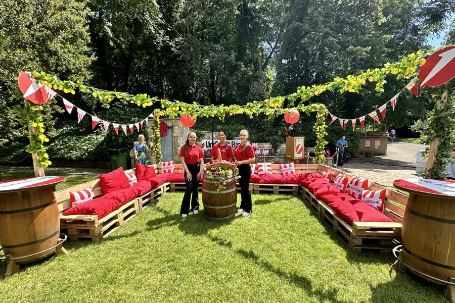 UniCredit Bank — Wine Garden